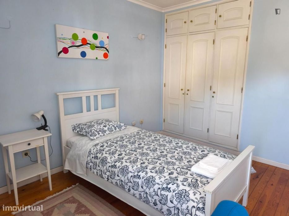 Quarto - localizado em Setubal