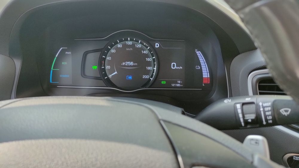Продам Hyundai ioniq 28кв