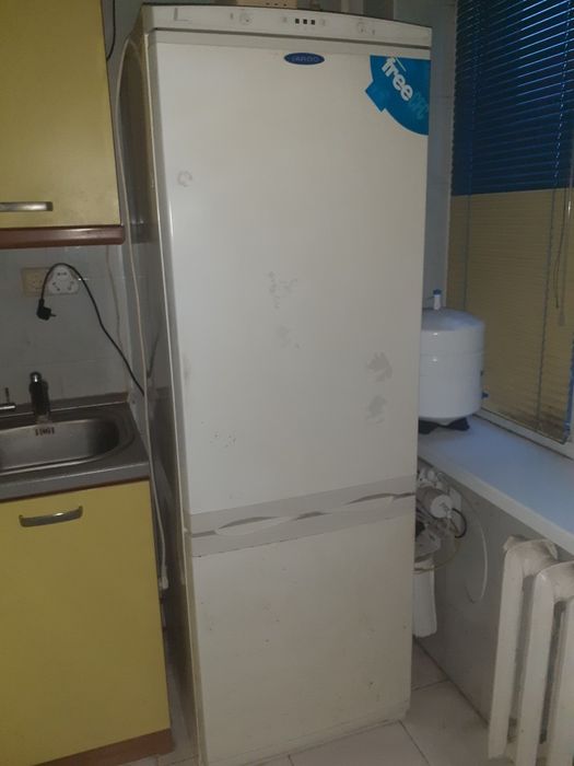 Продається італійський холодильник з морозильною камерою Ardo в ідеаль