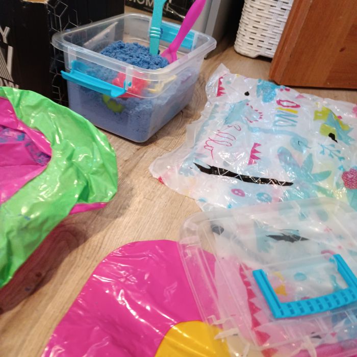 Mokry piasek kinetyczny z akcesoriami