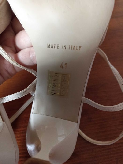 Білі весільні туфлі з натуральної замші Jasper Conran 41 розмір Італія