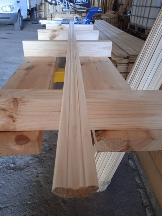 Дошка на підлогу,вагонка,плінтус,кутник,наличник,