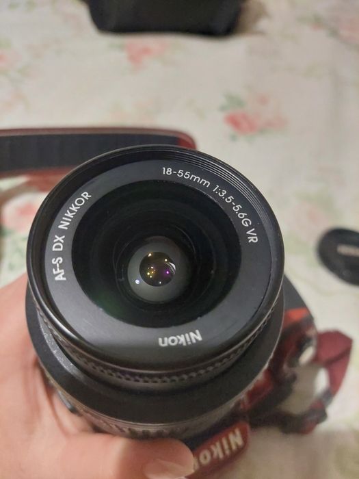 Nikon D3100 AF-S DX NIKKOR 18-55mm f/3,5-5,6G VR — ідеальний стан