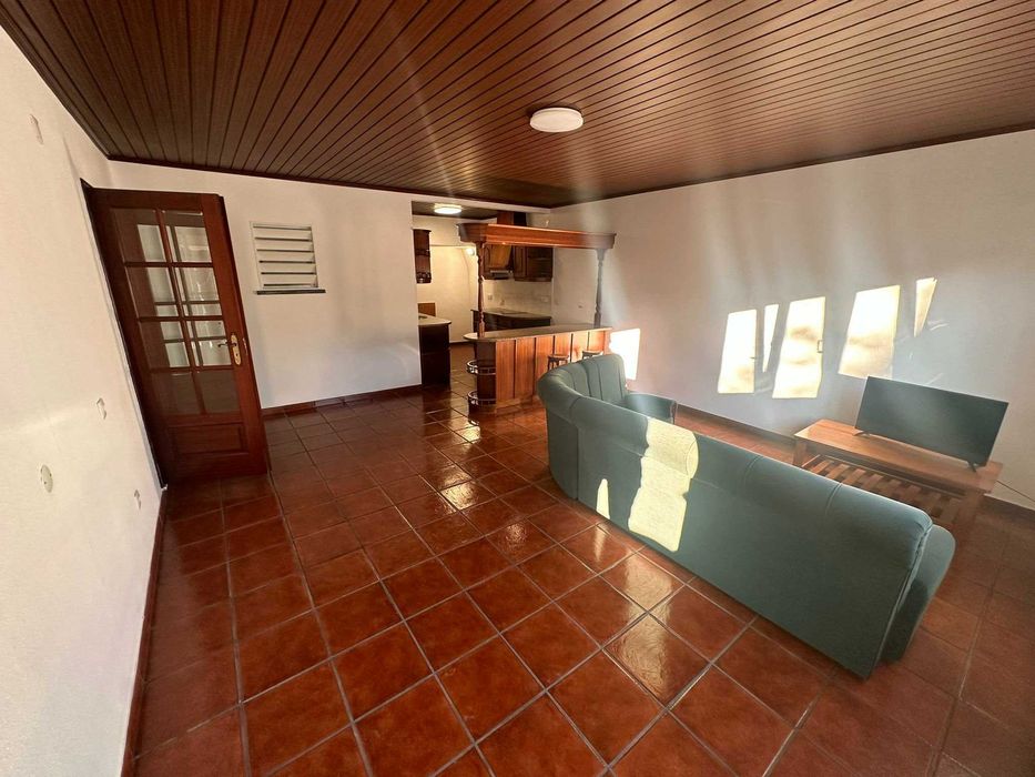 Vivenda T2 com estacionamento privado