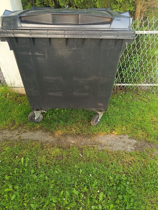 Pojemnik ,Kosz 1100  (niemiecki)