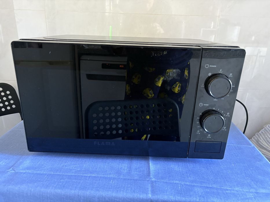 Micro-ondas FLAMA 20L