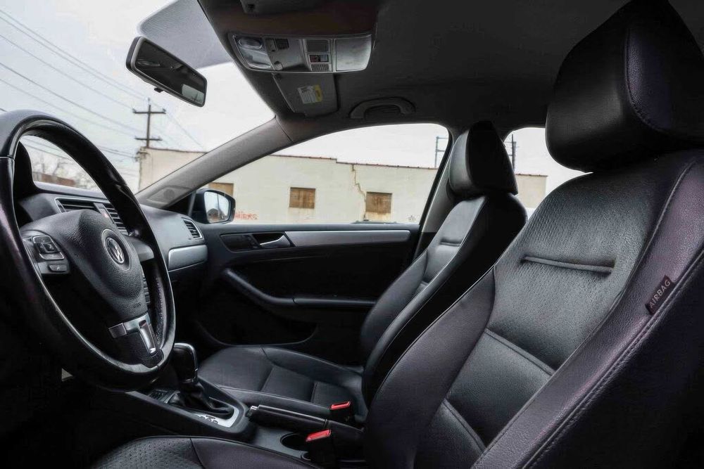 Volkswagen Jetta      2013