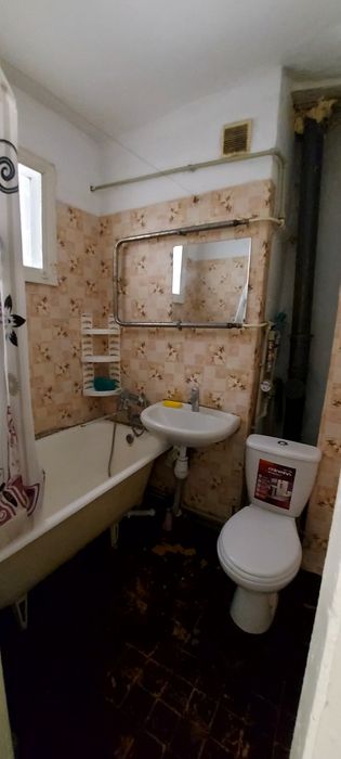 2к.кв.  на Привокзальній, можливий  обмін на авто