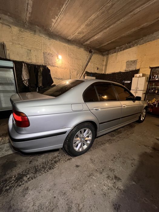 Продам BMW е39 520