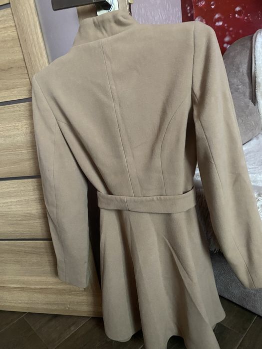 2 чудових пальто