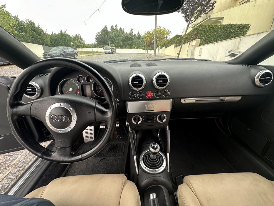 Audi TT Roadster em execelente estado com investimento feito 07.2023