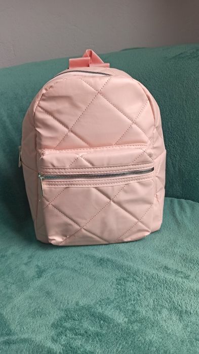 Рюкзак різних кольорів