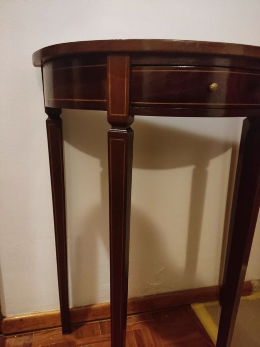 Mesa de apoio meia lua