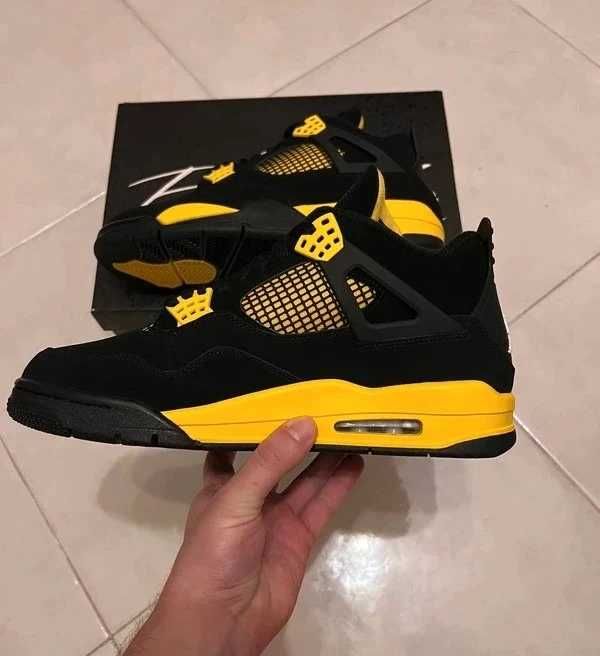 Załączony paragon Jordan 4 retro Thunder R.39