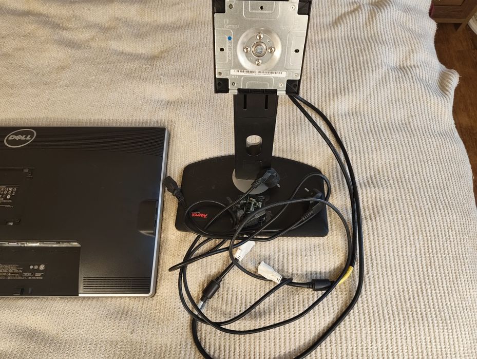 Монітор 27 дюймів  Dell Ultrasharp U2713HMt