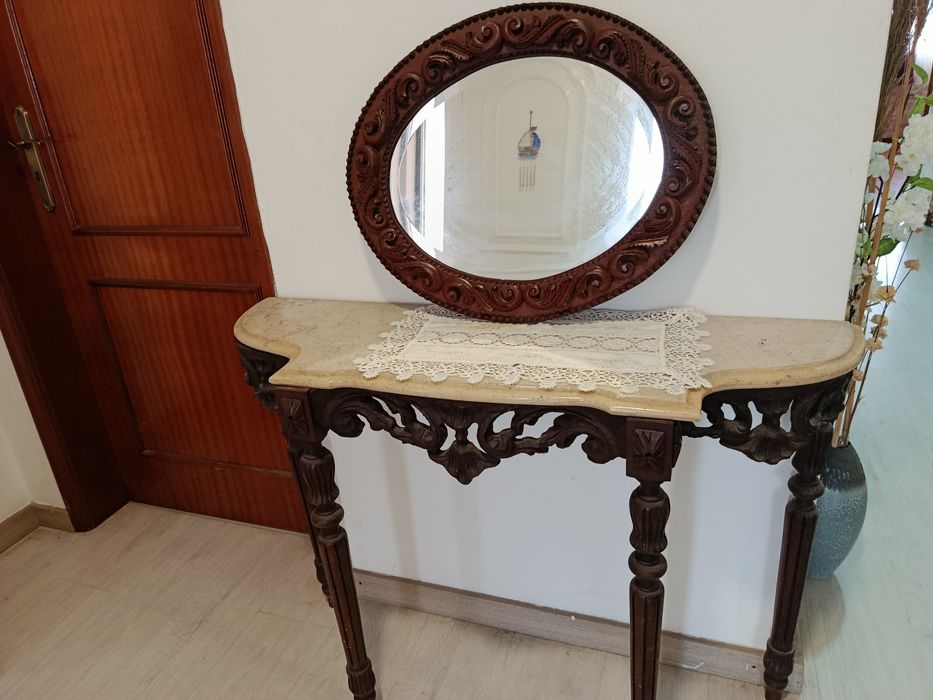 Móvel de entrada / consola