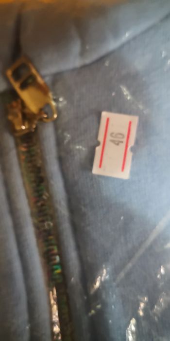 Продам женский костюм