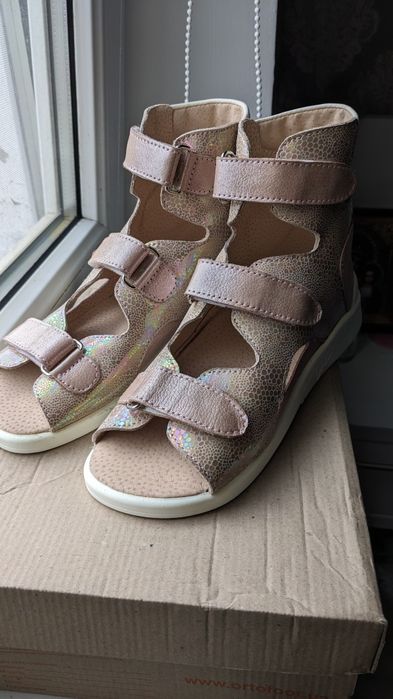 Нові ортопедичні босоніжки для дівчинки устілка ВП-5 Ortofoot