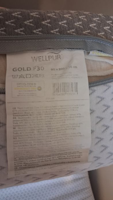 Materac z łóżkiem