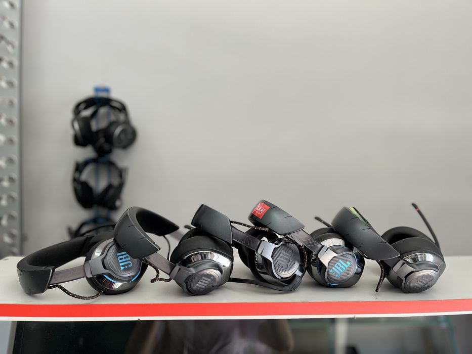 Безпровідні навушники JBL Quantum810