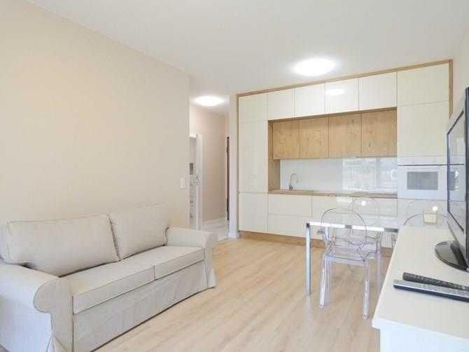 2 pokoje z miejscem w garażu- Białej Floty 4A, BRAK PROWIZJI