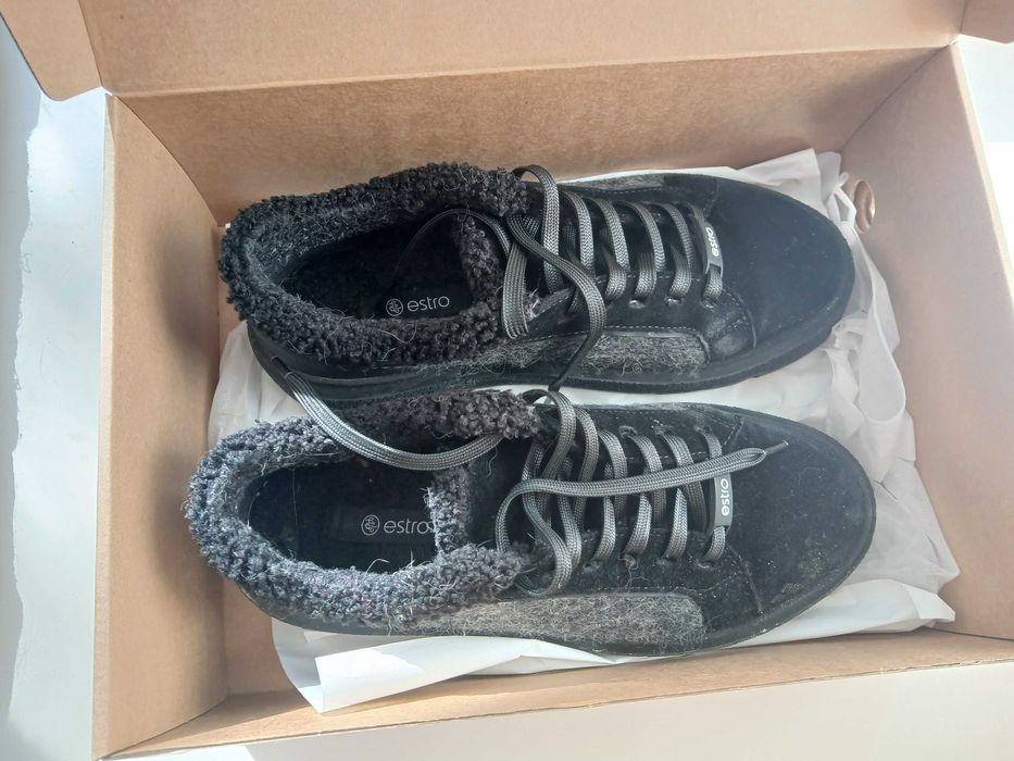Продаю взуття nike, rieker, estro
