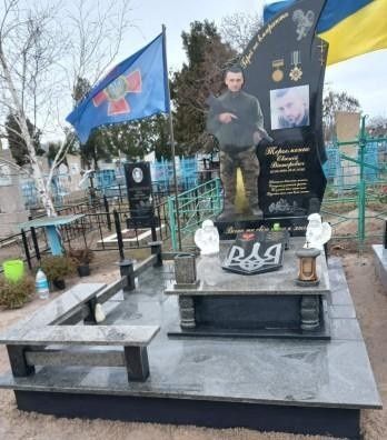 Гранитные памятники для военных без предоплат