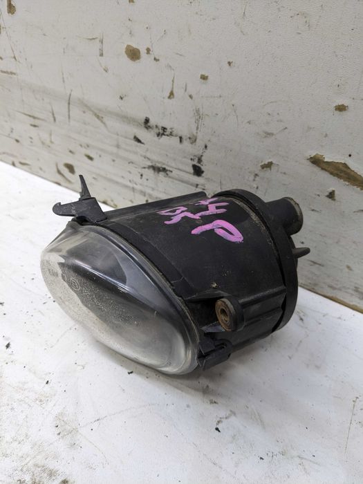 Audi A4 B5 FL Lampa Halogen Przeciwmgielny Lewy Lewa Przód LP