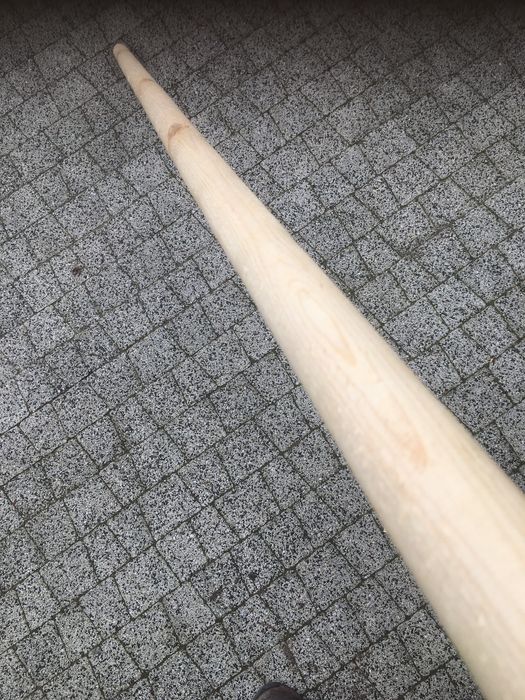 Sprzedam wałek drążek  z drewna średnica około 34 mm długie