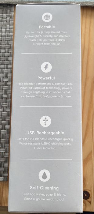 Nowy blender przenosny ( Monat)