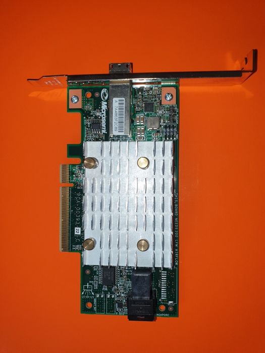RAID-5 Microsemi Adaptec SmartHBA 2100-4i4e (obsługuje do 8 dysków)