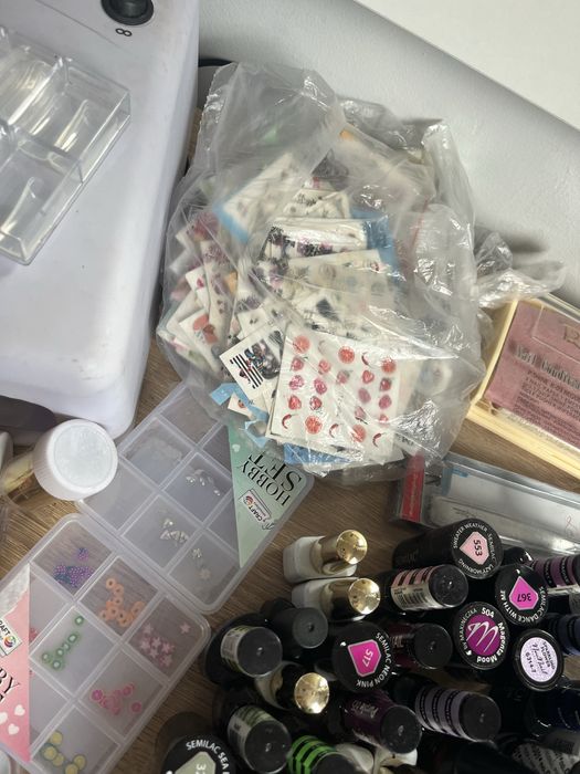 Zestaw do robienia manicure paznokci