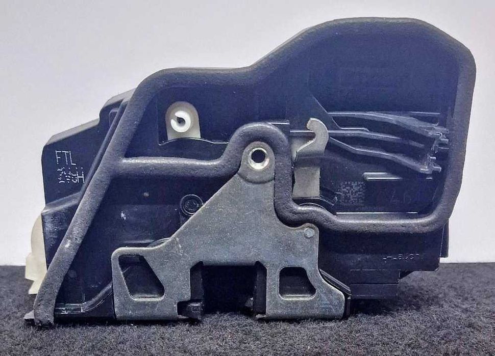 Fechadura / Fecho Porta Frente Esquerdo BMW 1 (F20) ano 2011