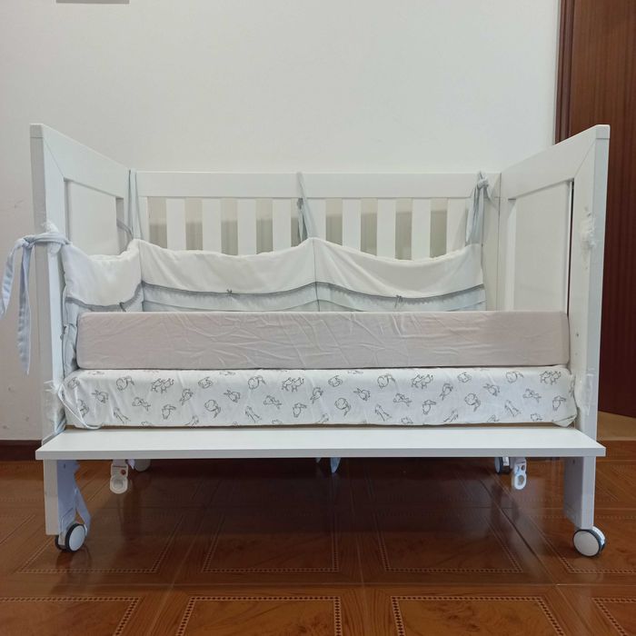 Vende-se berço de boa qualidade com o Kit Cosleep