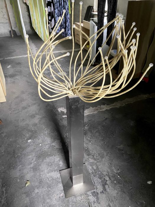 Sprzedam lampę stojącą LED – design „fajerwerk"