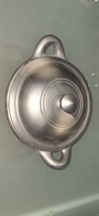 Tacho em barro preto