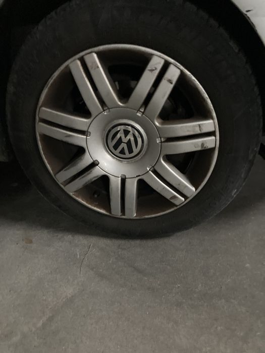 4 Jantes VW C/pneus michelin    185/60R15	6Jx15 ET38	    5x100