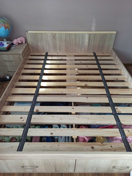 Łóżko z szafką nocną