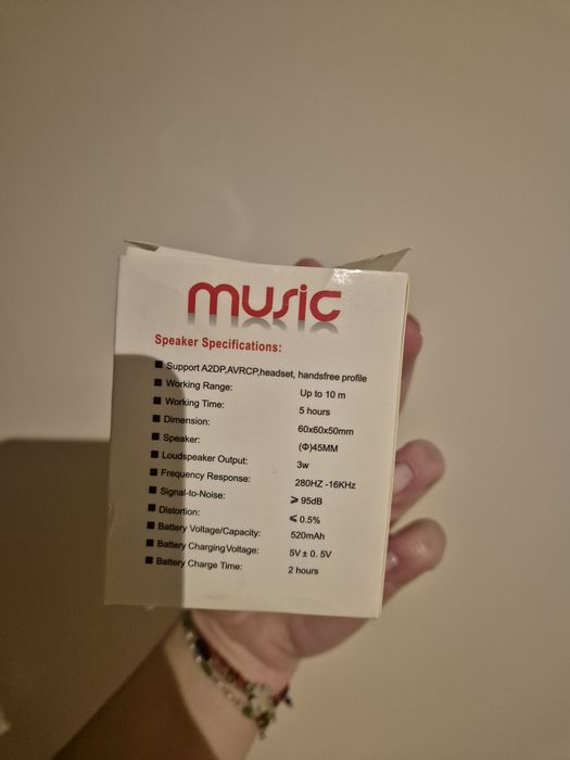 Mały speaker kompaktowy