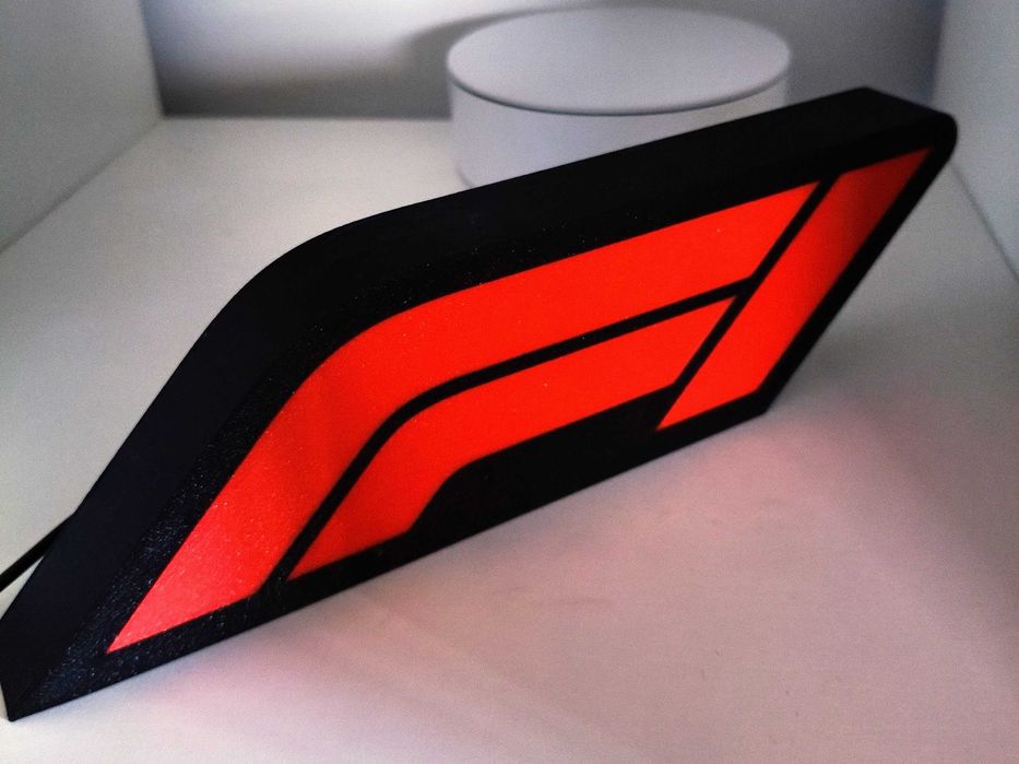 Candeeiro Formula 1 com tomada e ligação USB