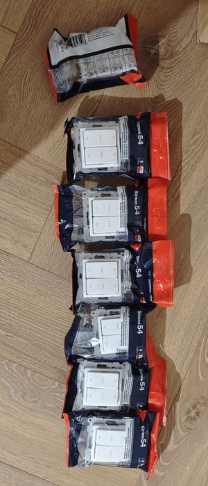 Łącznik żaluzjowy podwójny simon 54 Nowe