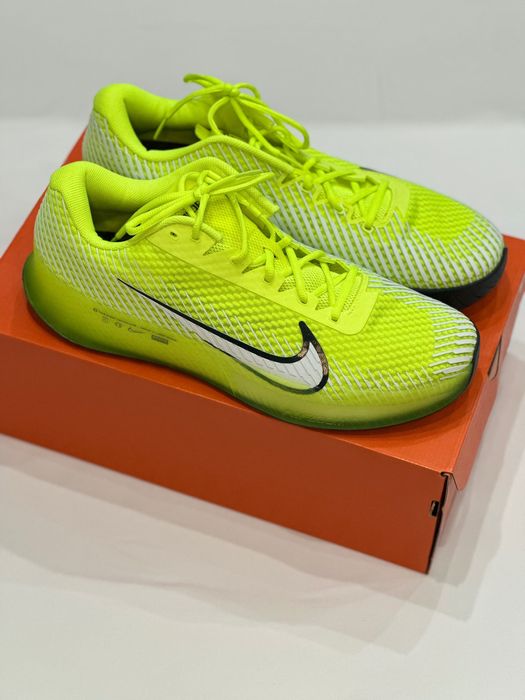 Тенісні кросівки