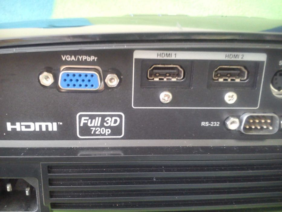 Krótkoogniskowy HD DLP projektor Optoma GT750-XL.