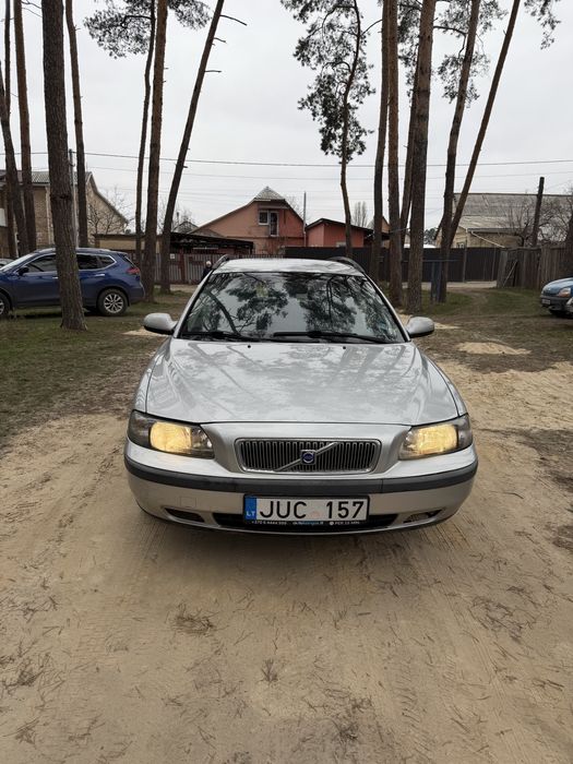 Volvo XC 70 2.4 дизель механика 2004 год