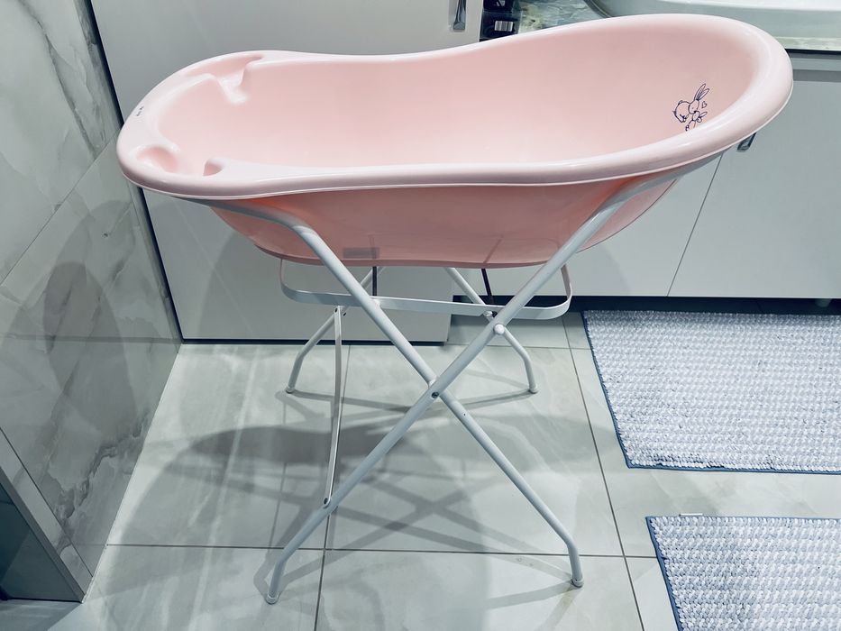 Ванночка для немовляти на підставці з датчиком темп.