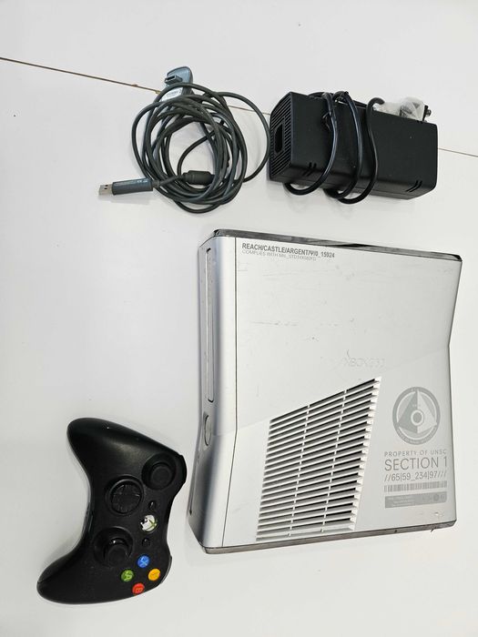 Konsola Xbox 360 250 GB Halo Reach Edition + pad + zasilacz