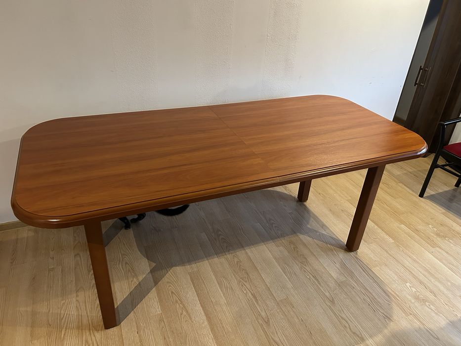 Duży stół drewniany rozkładany