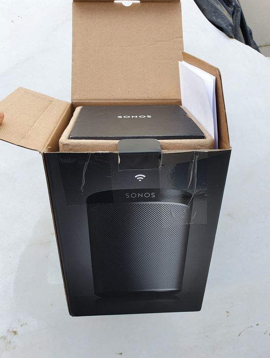 Sistema surround Sonos (Sonos Playbar + 2x Play 1 + 2x suportes Pé)