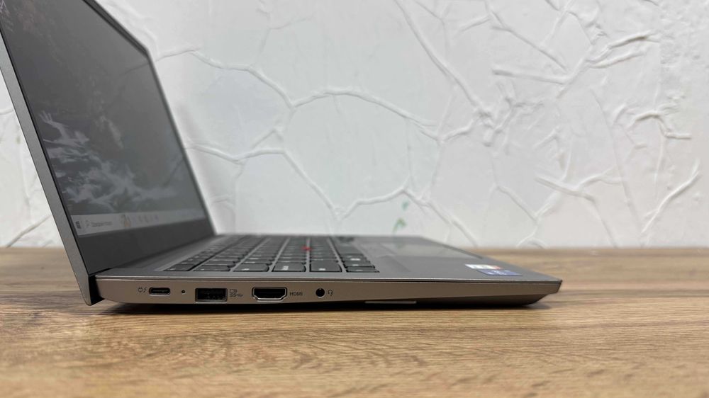Lenovo ThinkPad E14 Gen 4 – i5-1235U, 16GB RAM, 256GB SSD