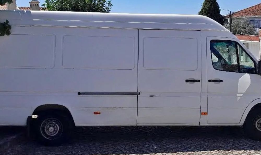 Aluga-se Mercedes Benz Sprinter